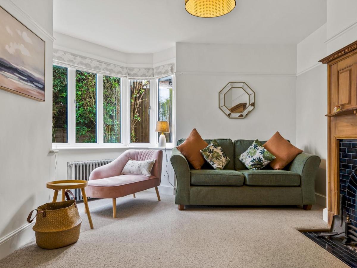 Pass The Keys Appletree Cottage - A Chic Seaside Home And Garden 위트스터블 외부 사진
