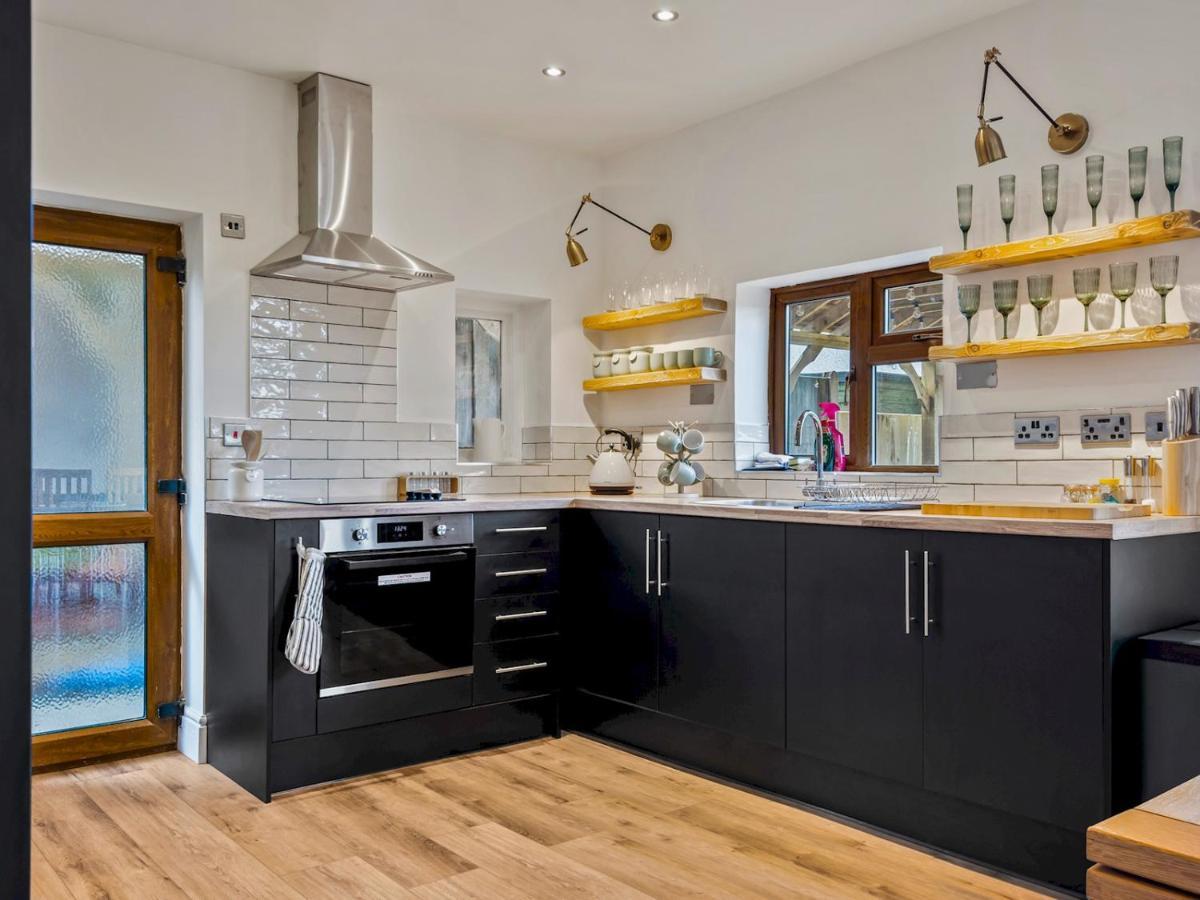 Pass The Keys Appletree Cottage - A Chic Seaside Home And Garden 위트스터블 외부 사진
