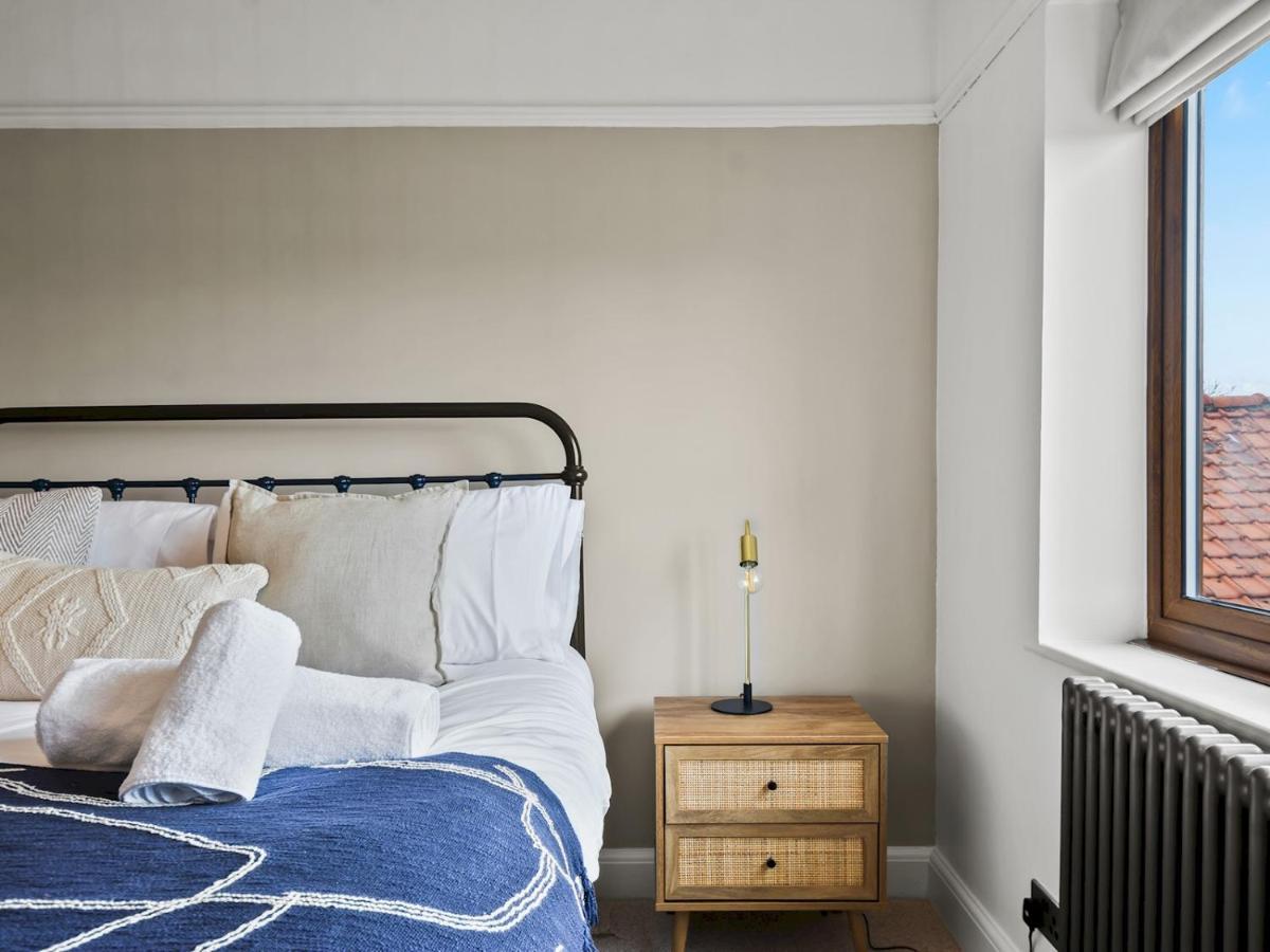 Pass The Keys Appletree Cottage - A Chic Seaside Home And Garden 위트스터블 외부 사진