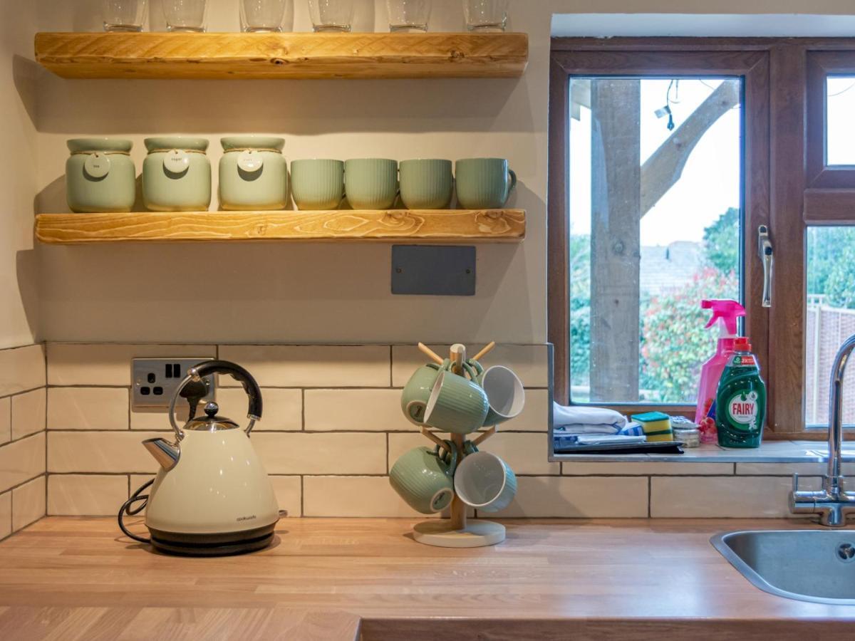 Pass The Keys Appletree Cottage - A Chic Seaside Home And Garden 위트스터블 외부 사진