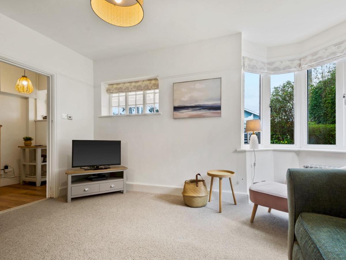 Pass The Keys Appletree Cottage - A Chic Seaside Home And Garden 위트스터블 외부 사진