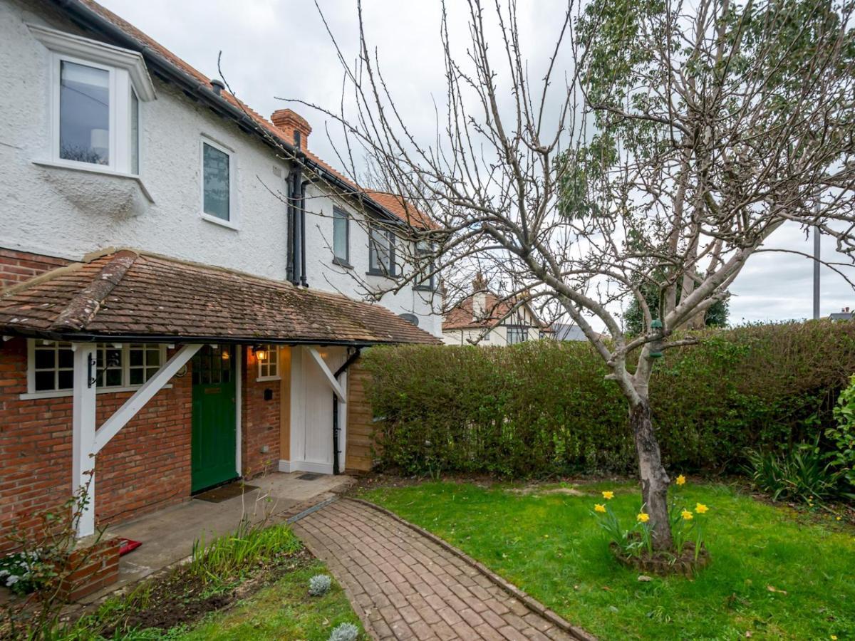 Pass The Keys Appletree Cottage - A Chic Seaside Home And Garden 위트스터블 외부 사진